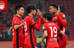 爱游戏 -包含西甲集结日再迎强敌；上海申花队长鼓劲；主帅态度：气氛紧张；高层口径保持一致的词条